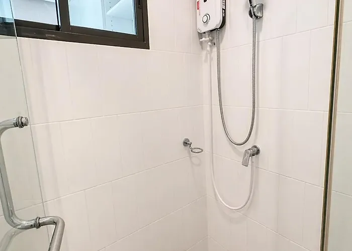 The Nest With Pool & Gym Access *